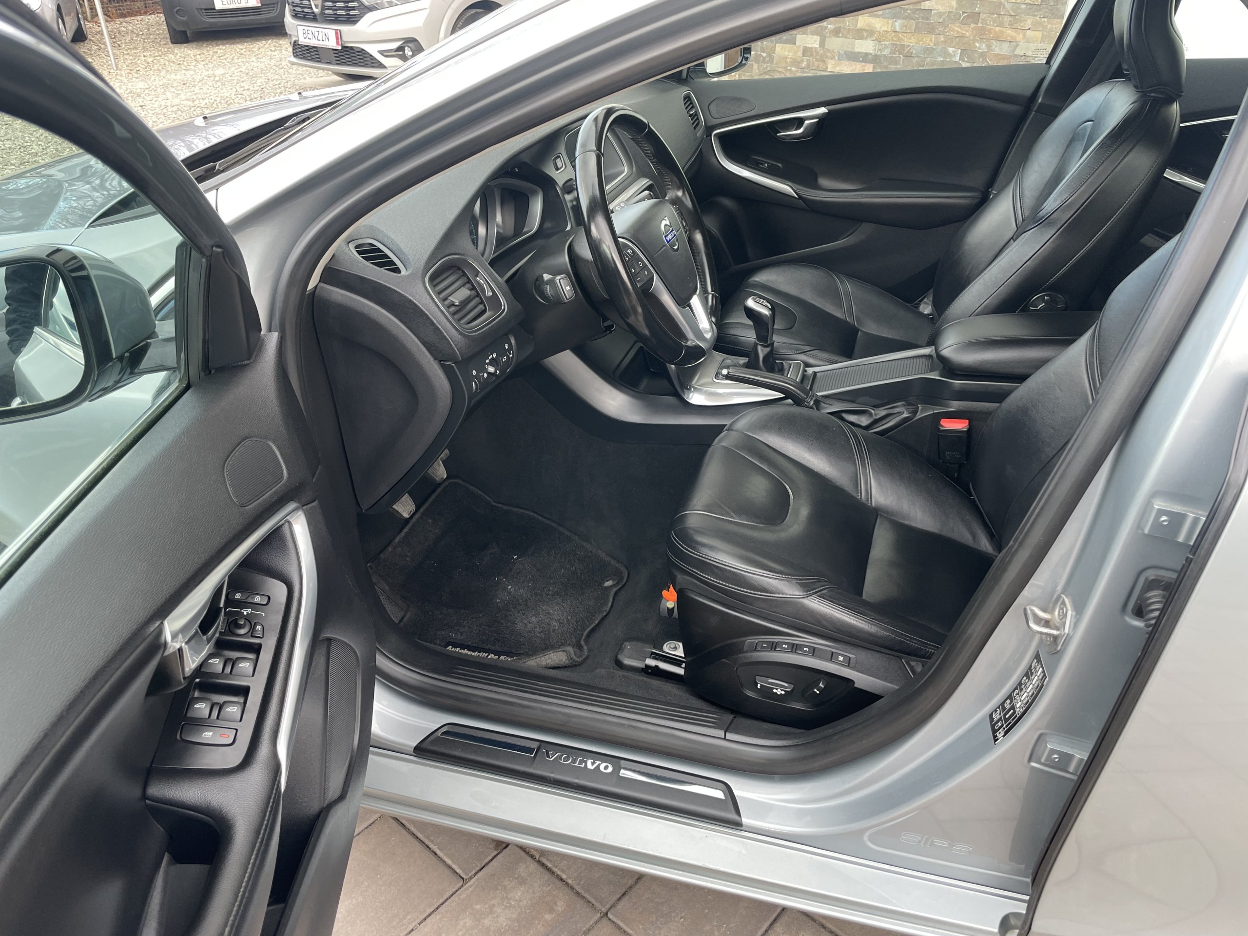 Volvo V40 2015 2.0 Diesel 190 CP