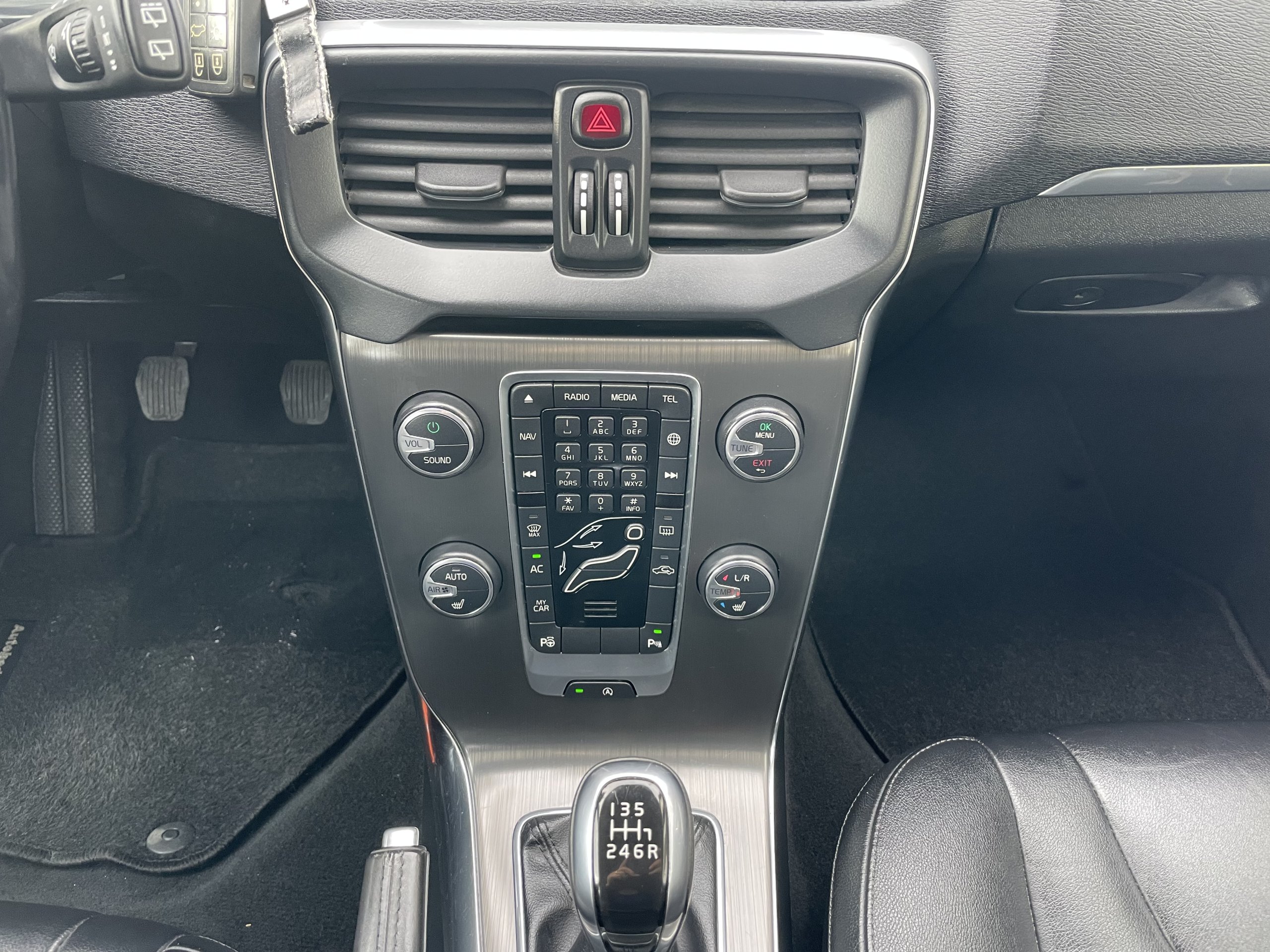 Volvo V40 2015 2.0 Diesel 190 CP