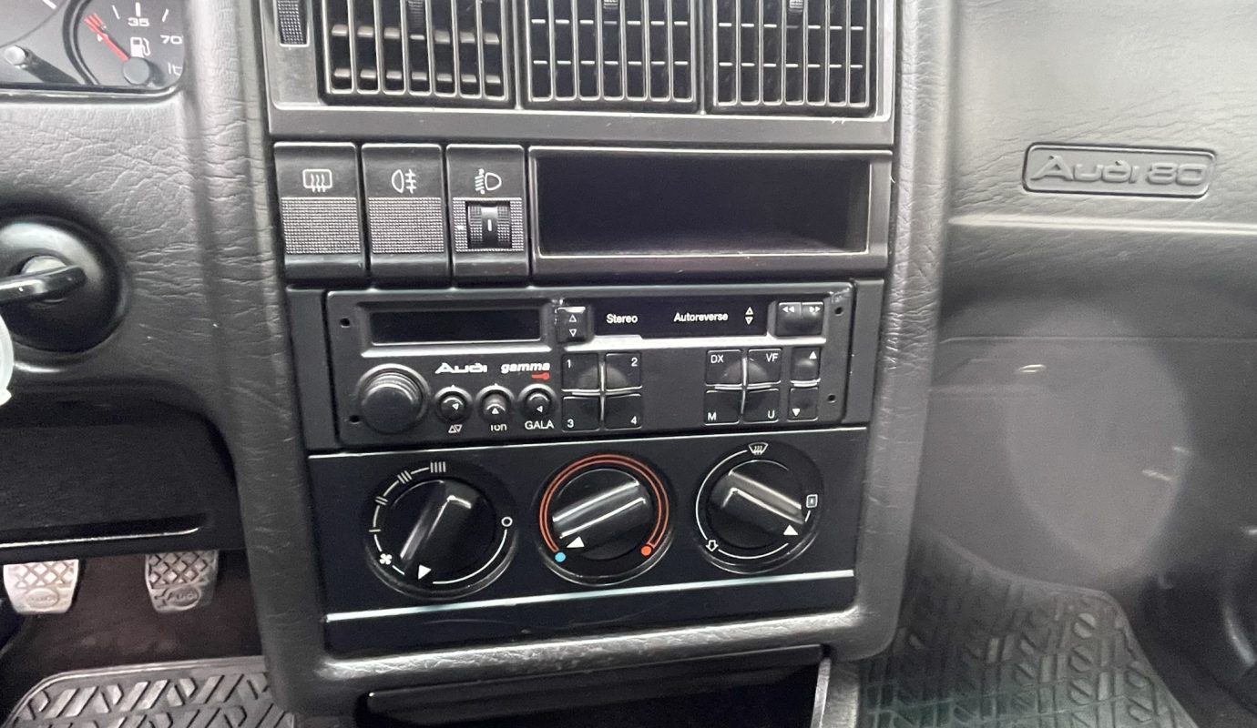 Audi 80 1991 1.8 Benzină