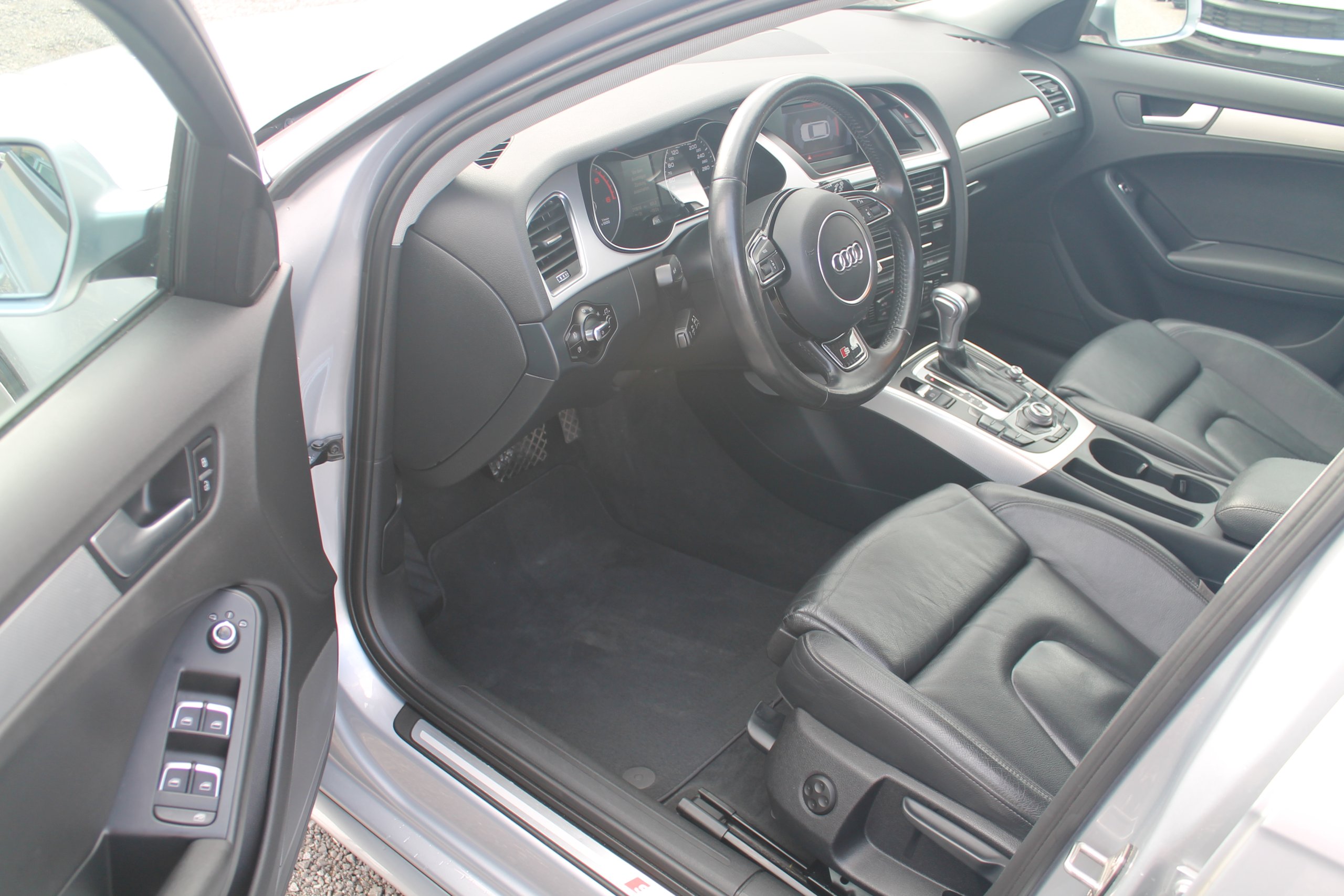 Audi A4 S-Line automată