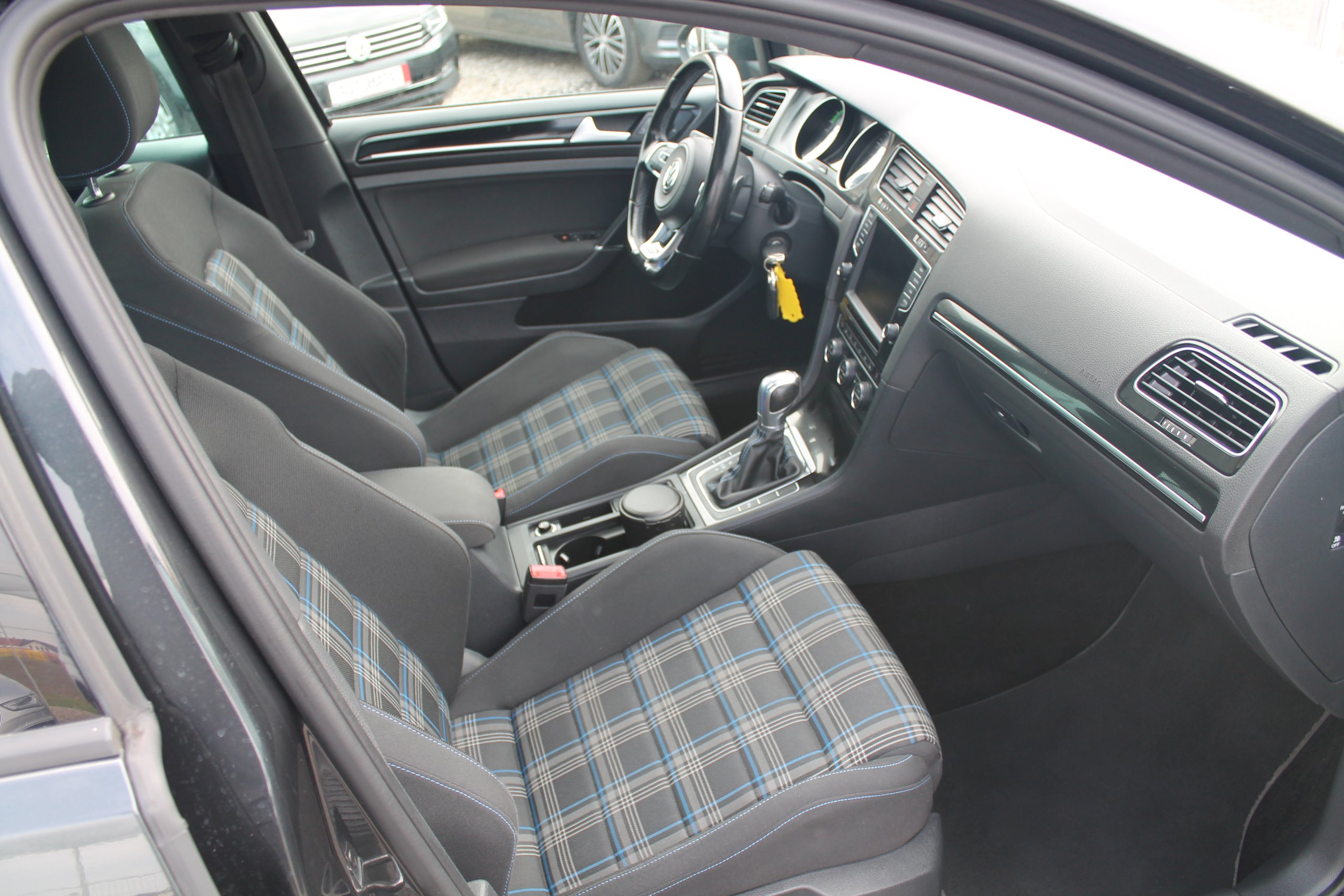 Volkswagen Golf GTE Hybrid
