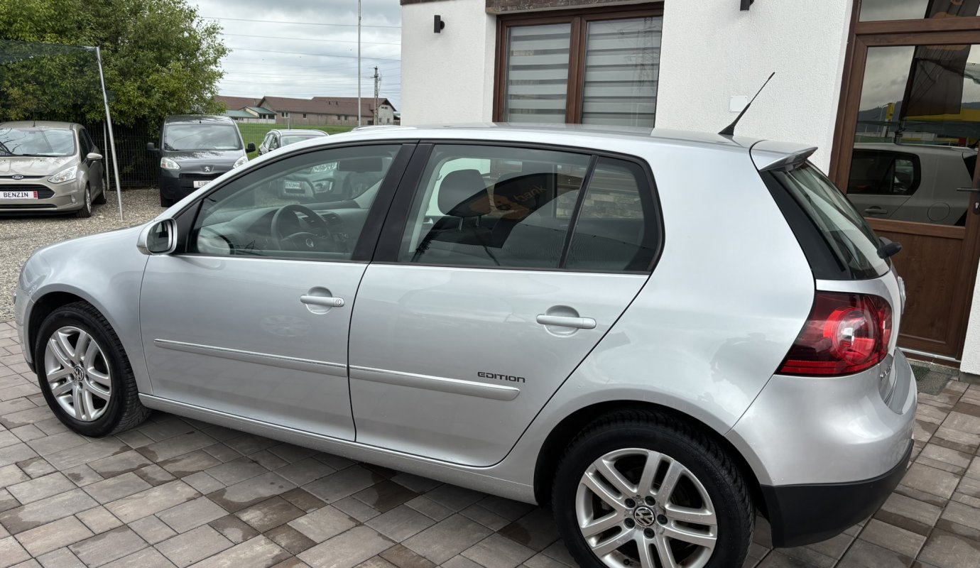 Volkswagen Golf V