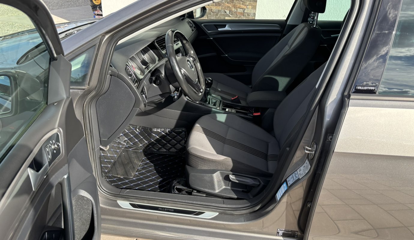 Volkswagen Golf VII