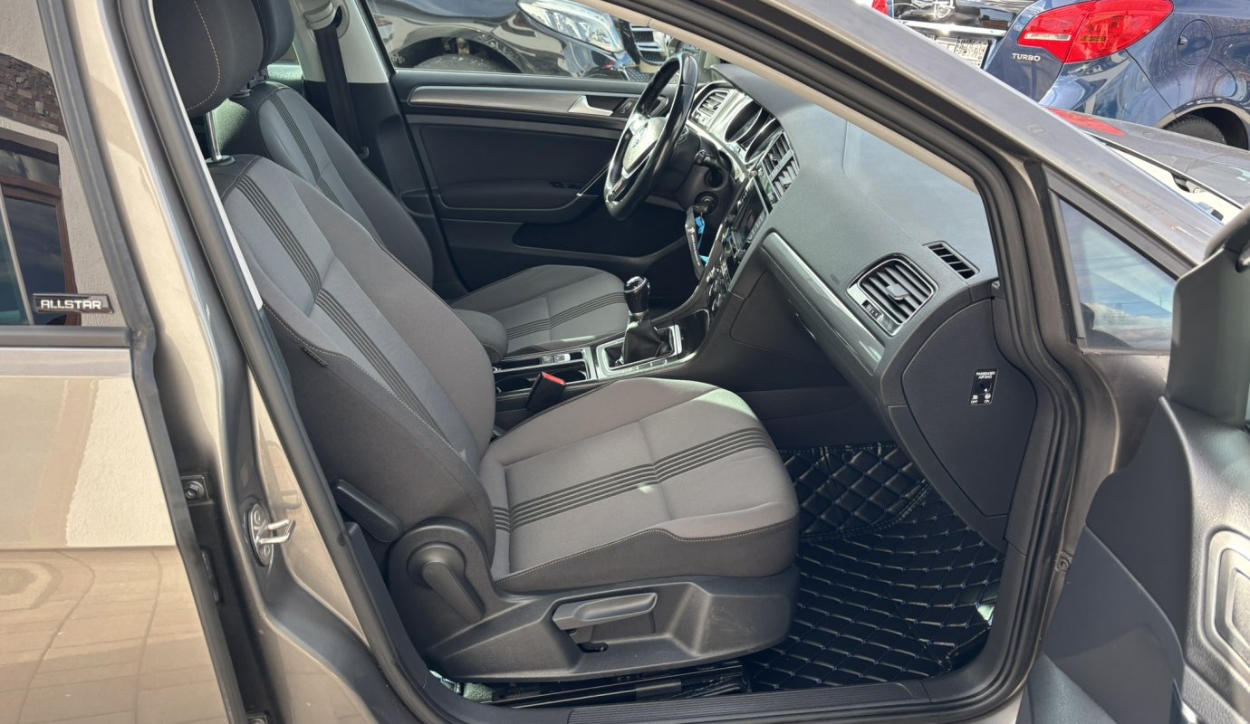Volkswagen Golf VII