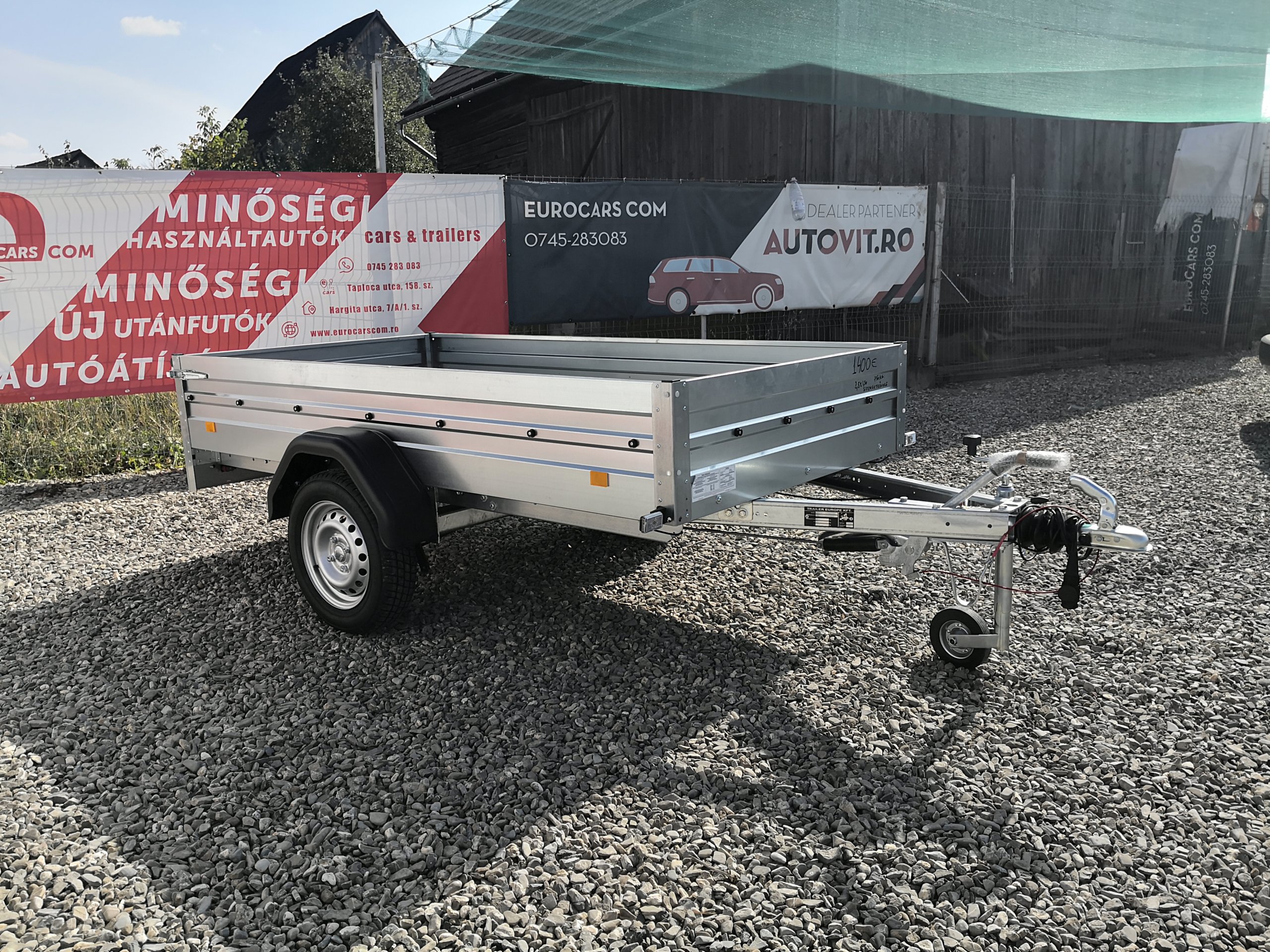 Remorcă cu sistem de frânare 245×130