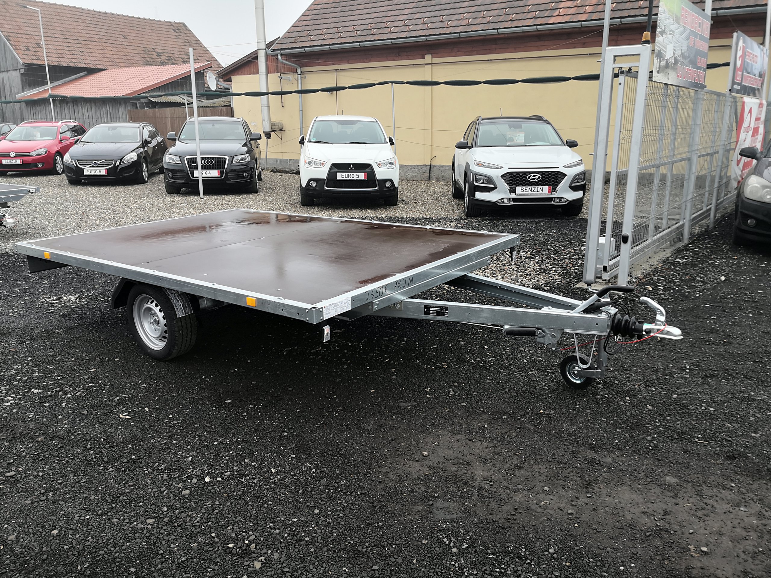 Platfomă 305×210