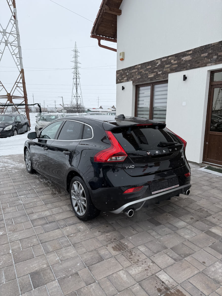 Volvo V40 R-Design