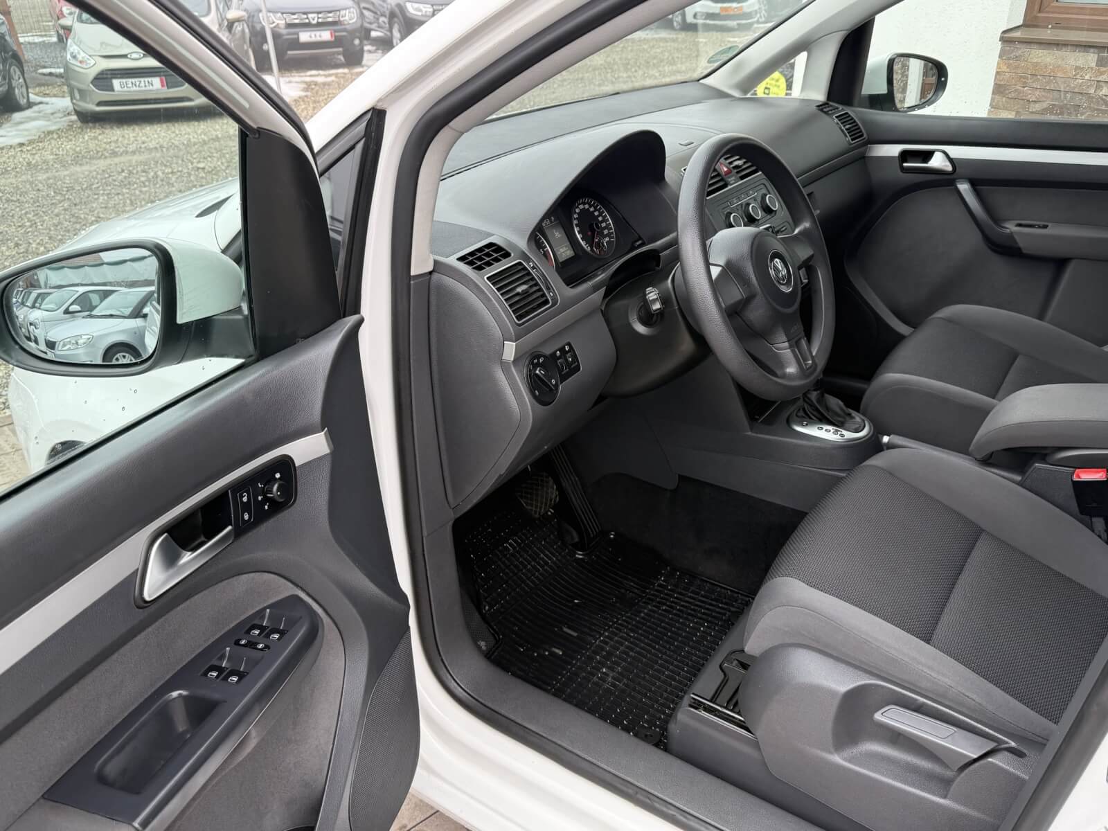 Volkswagen Touran 7 locuri