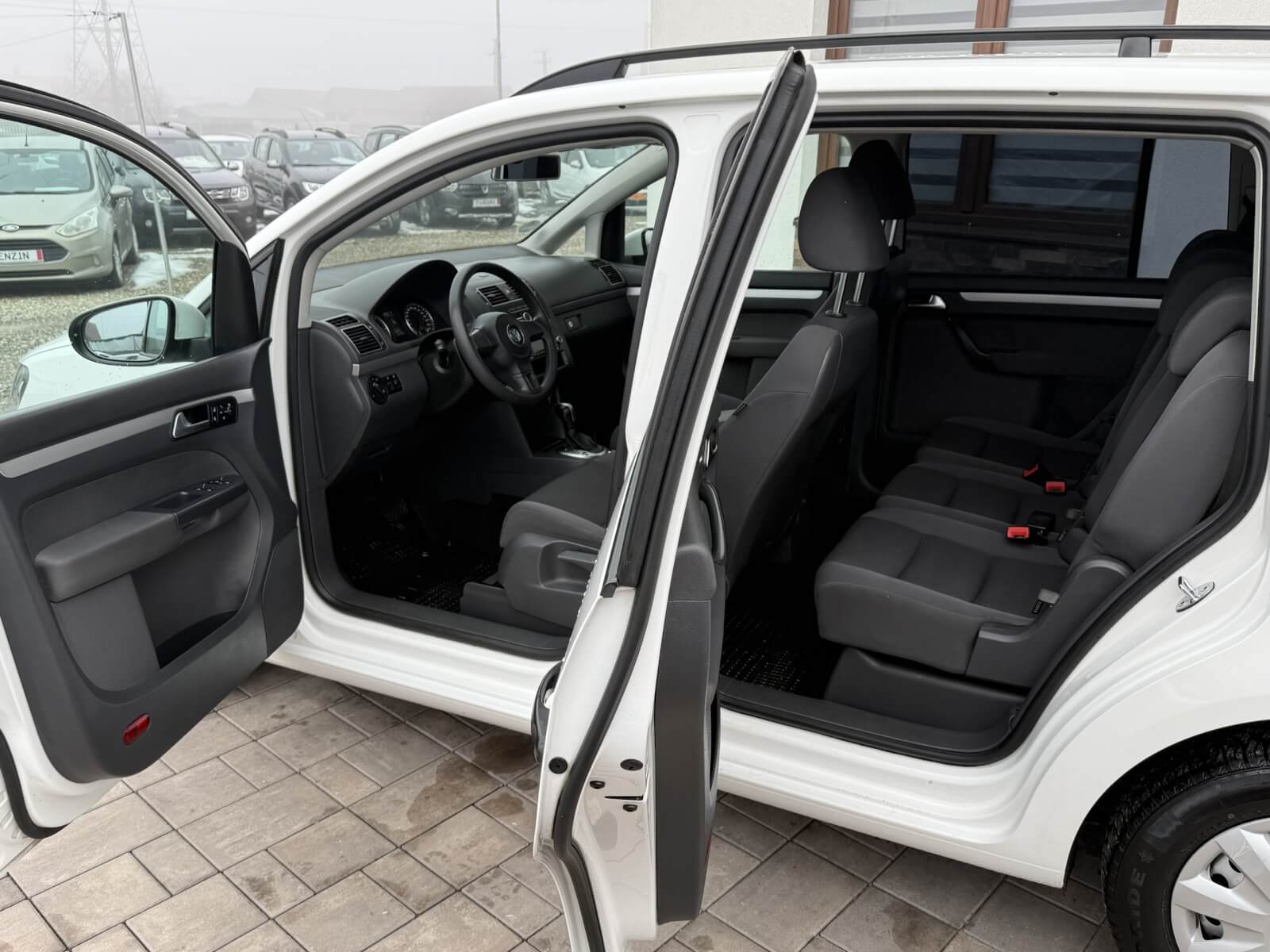 Volkswagen Touran 7 locuri
