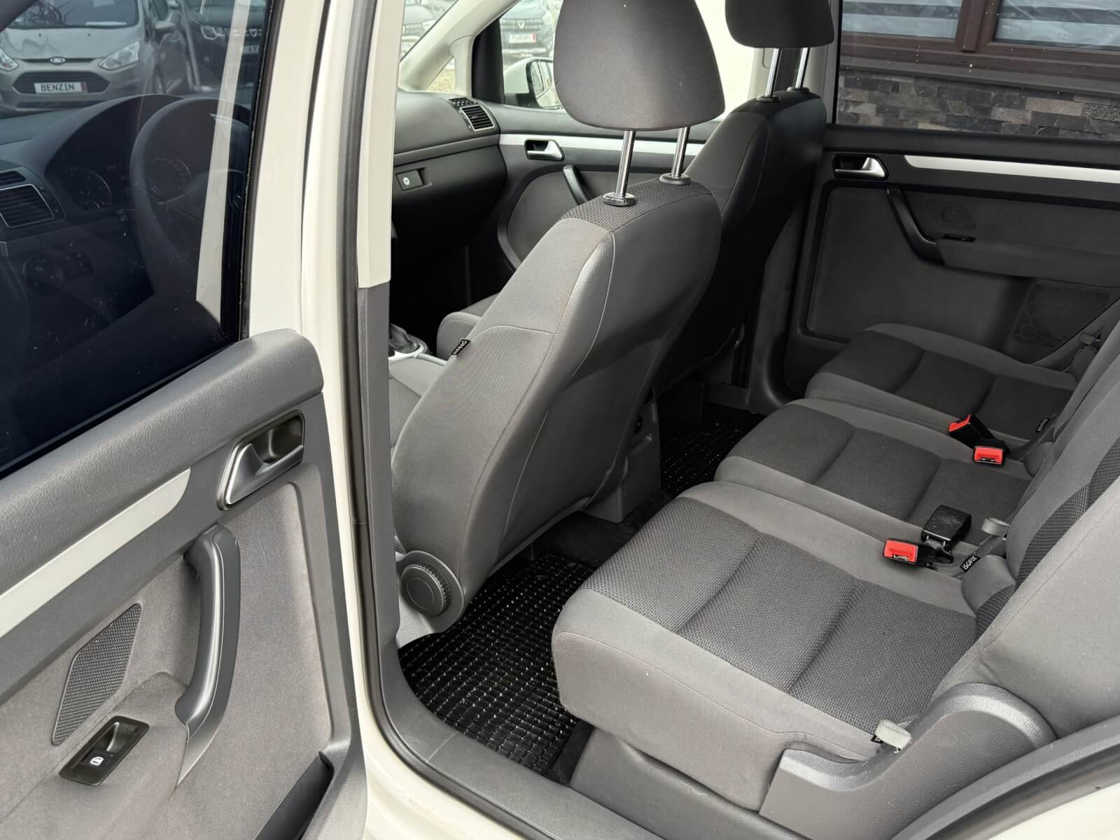 Volkswagen Touran 7 locuri