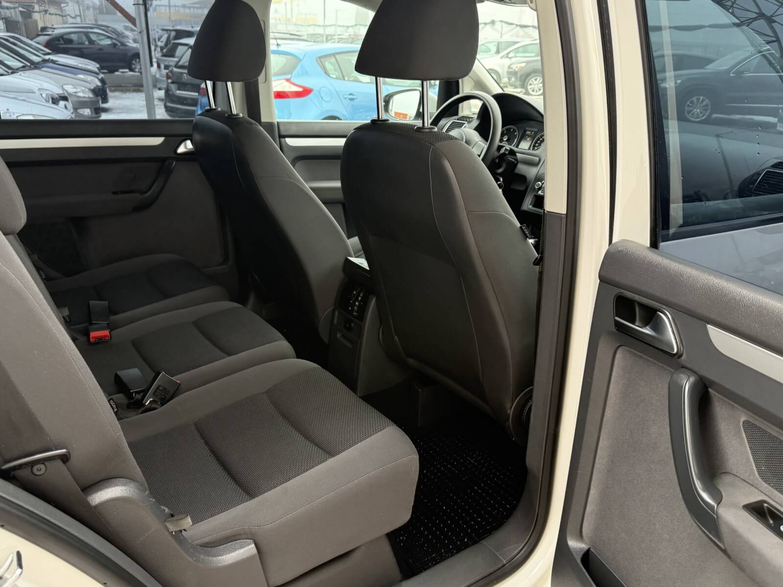 Volkswagen Touran 7 locuri