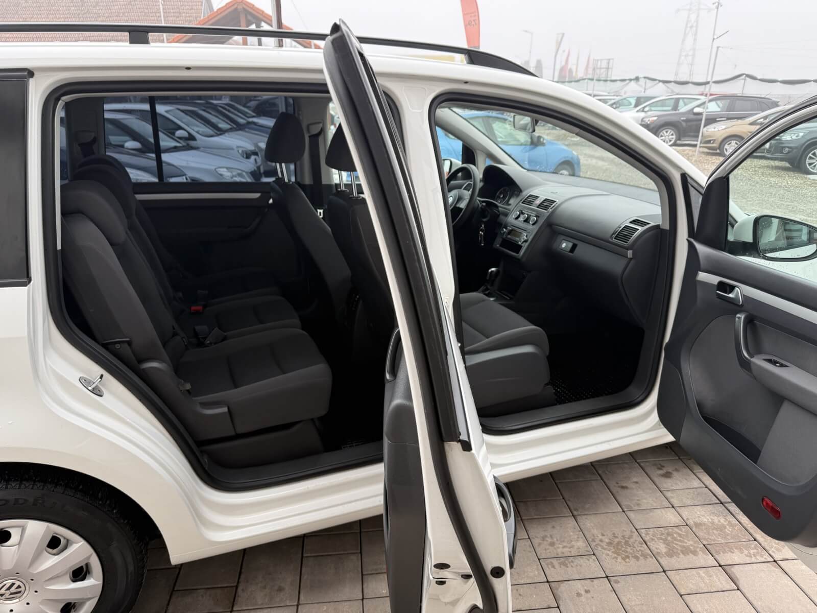 Volkswagen Touran 7 locuri