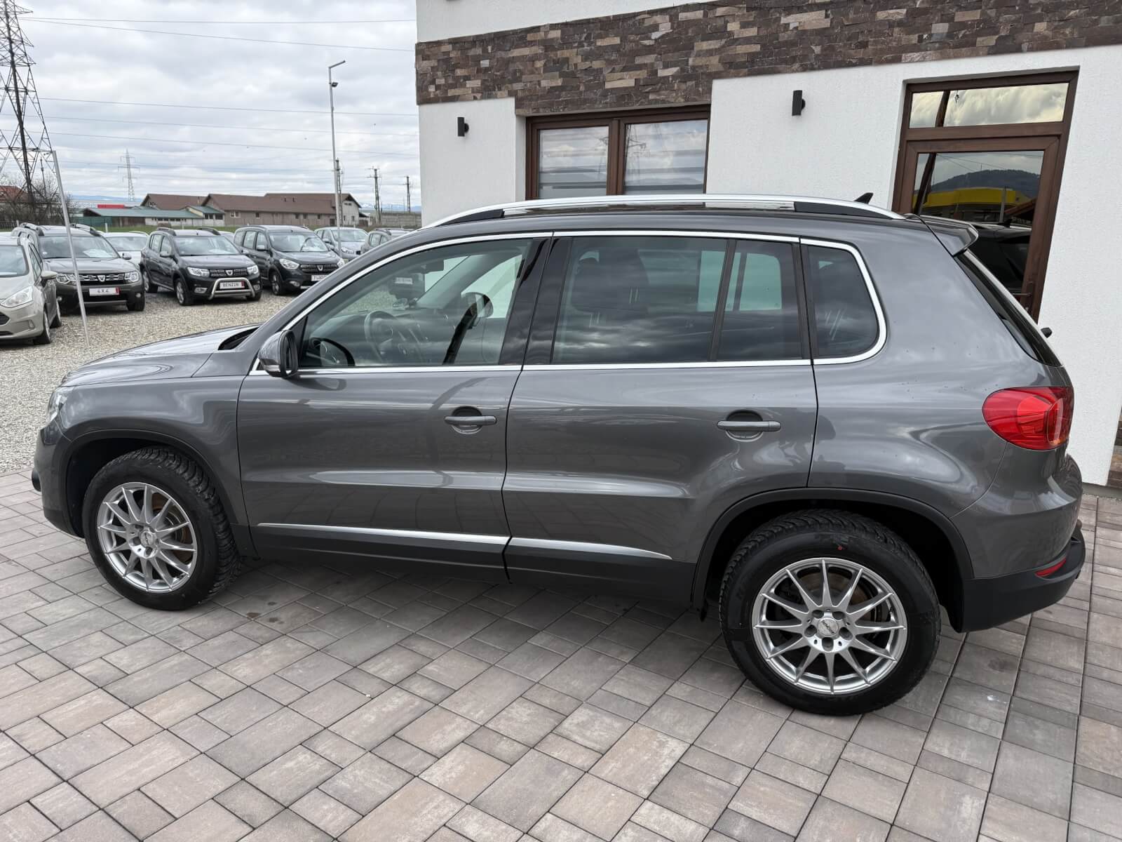 Volkswagen Tiguan Volkswagen Tiguan