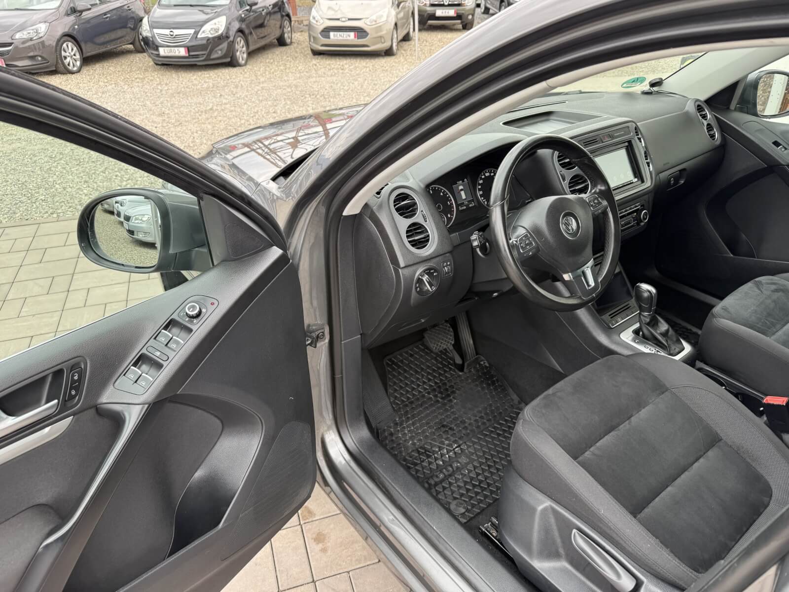 Volkswagen Tiguan Volkswagen Tiguan