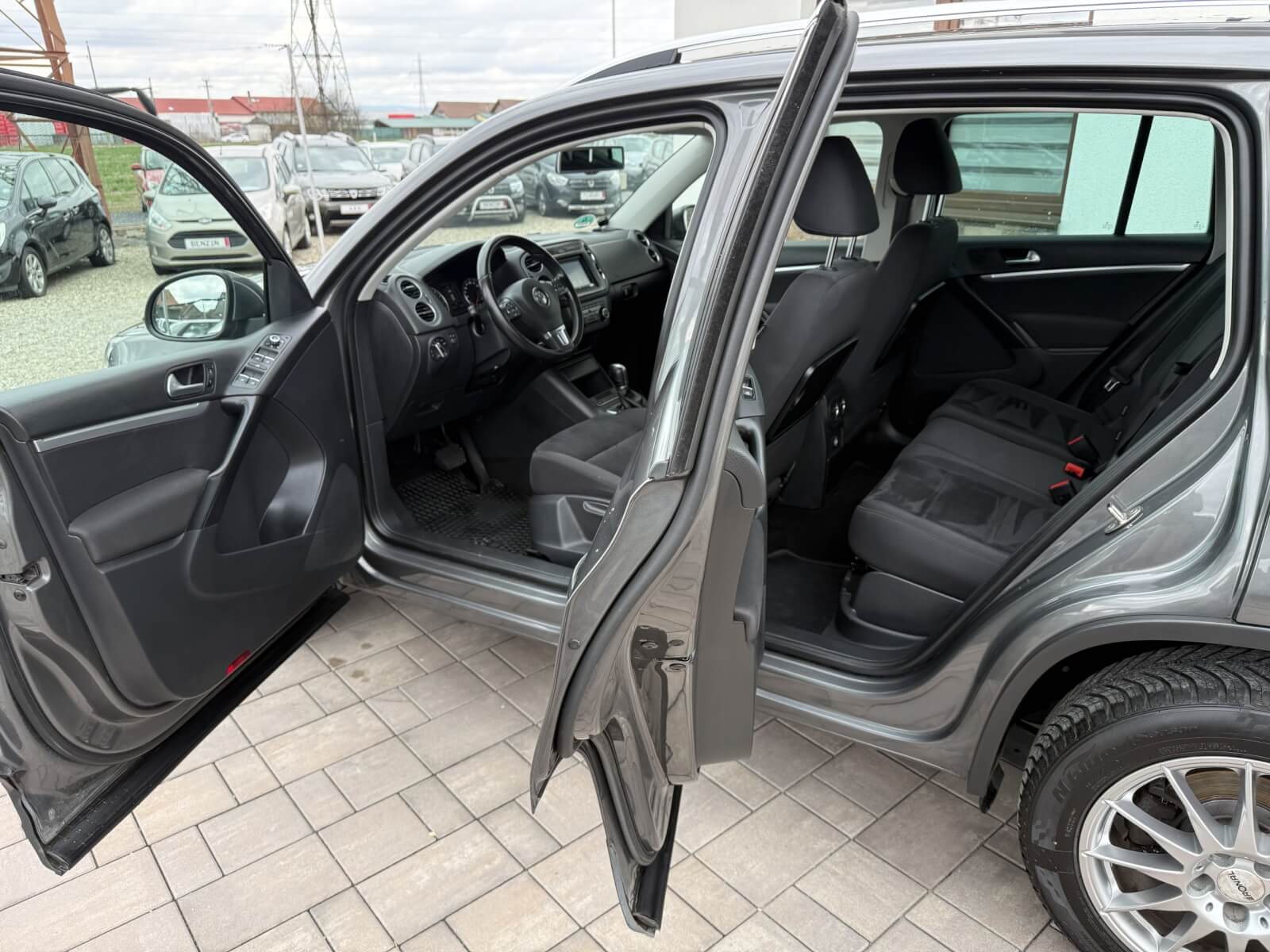 Volkswagen Tiguan Volkswagen Tiguan