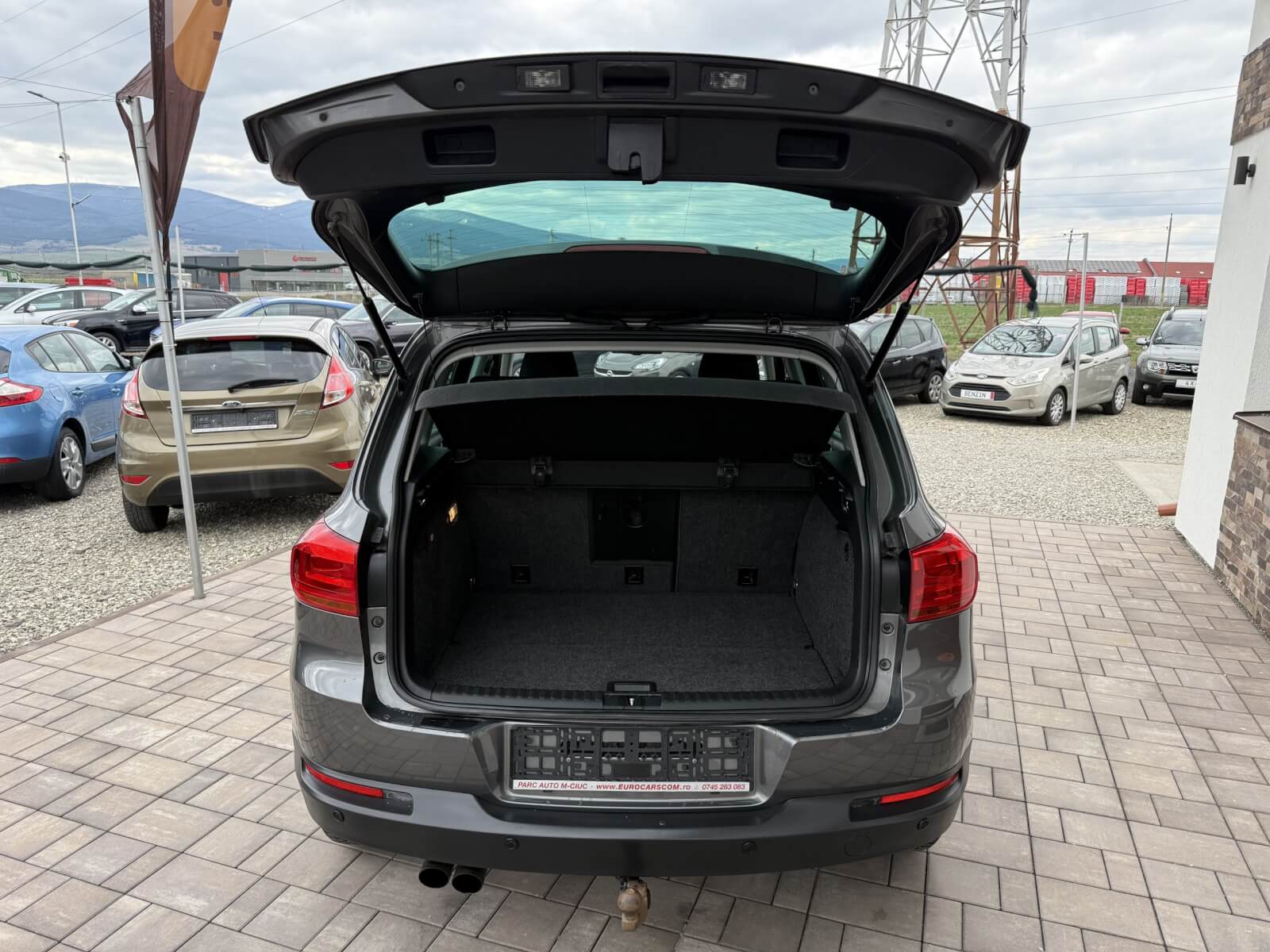 Volkswagen Tiguan Volkswagen Tiguan